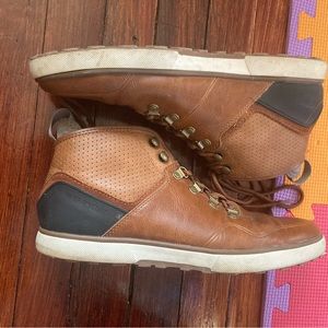 Men’s like new Aldo shoes - water resistant size 10